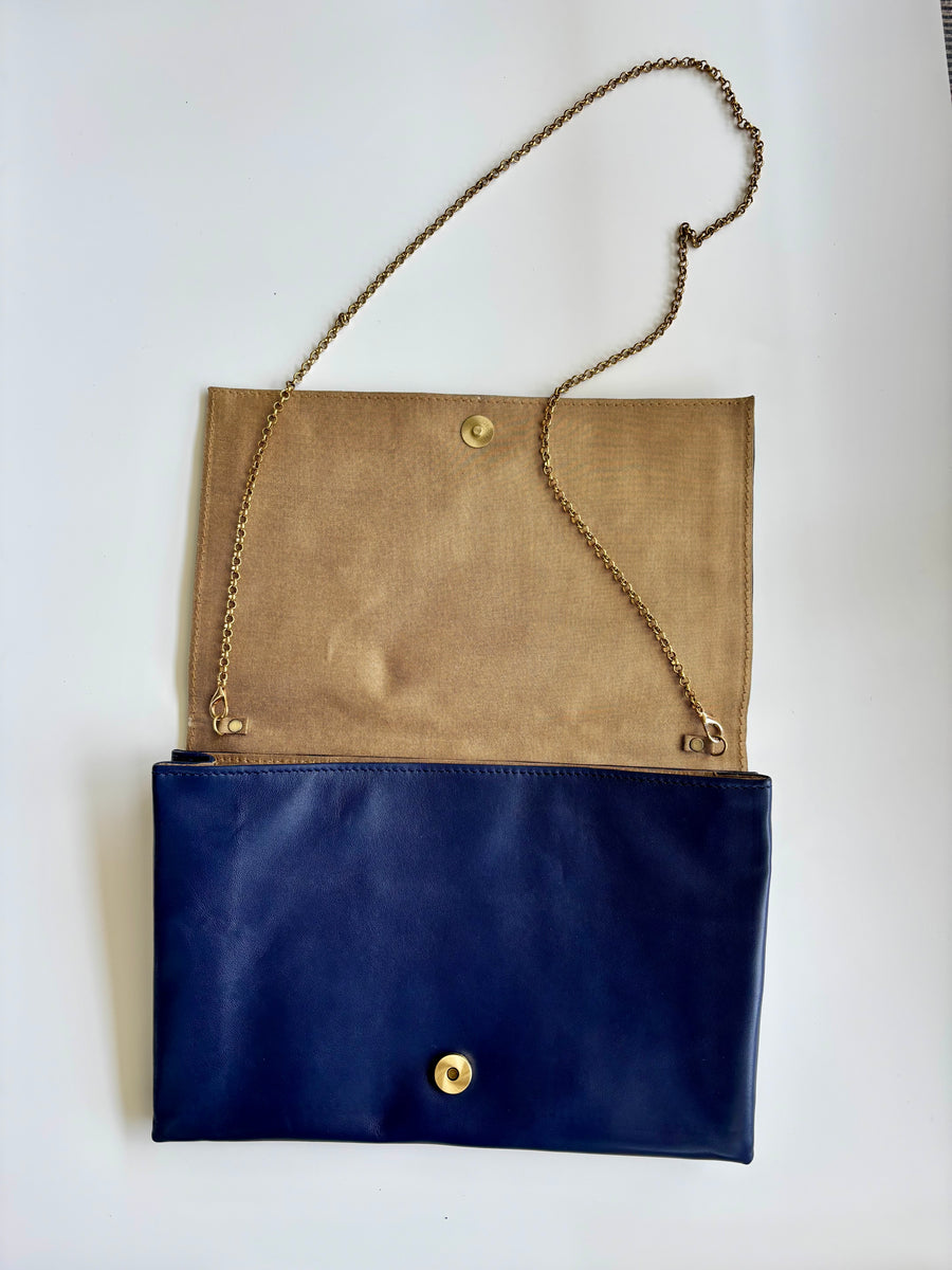 THE EFRRARA CLUTCH