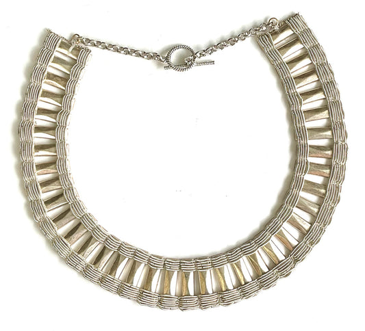 THE ICARIA NECKLACE