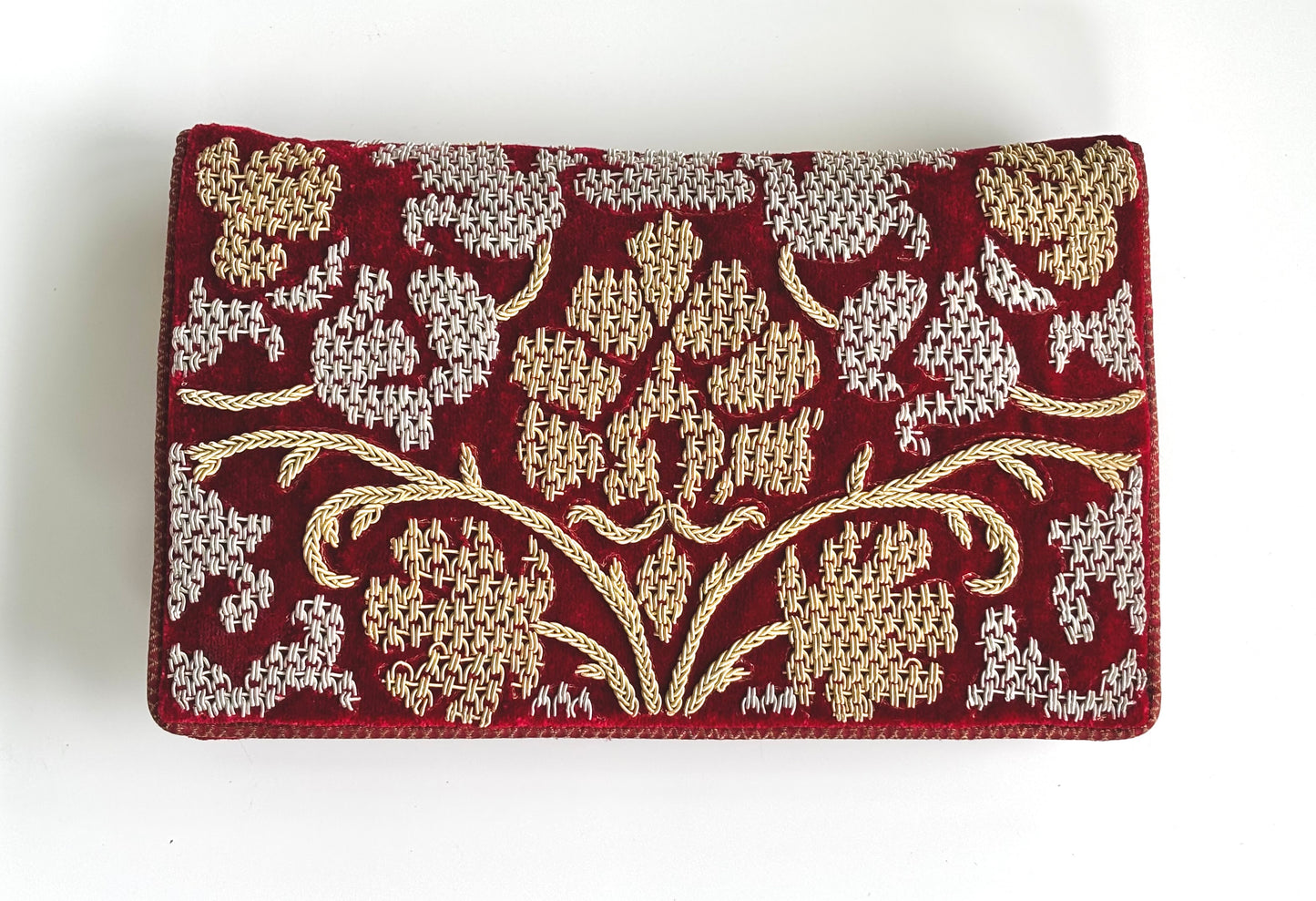 THE FIORELLA CLUTCH