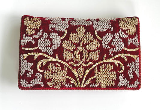 THE FIORELLA CLUTCH