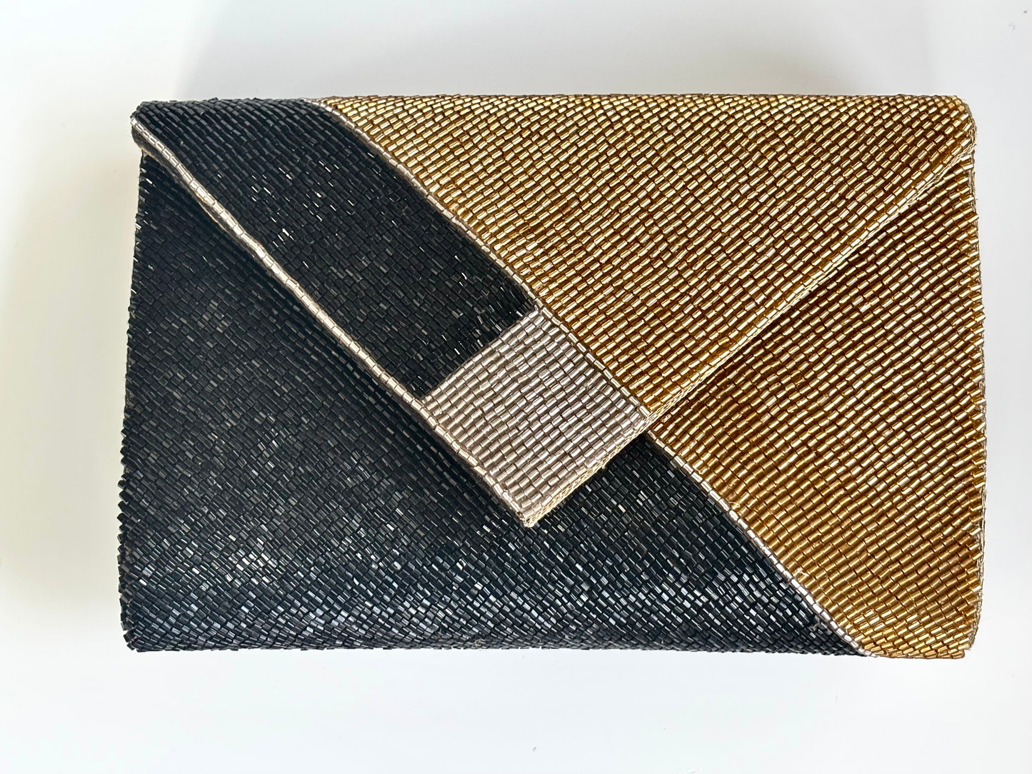 THE SAARINEN CLUTCH