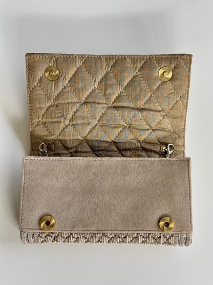 THE PIQUÉ CLUTCH