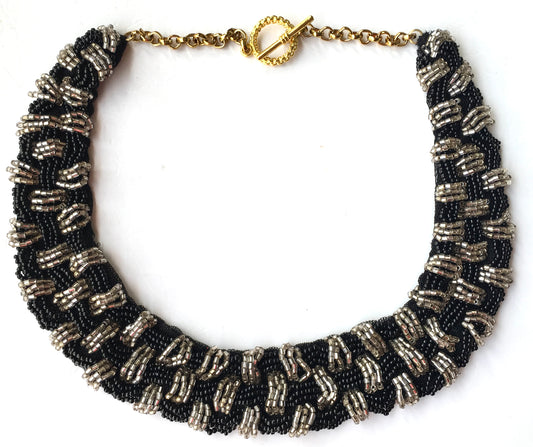 THE WOVEN NECKLACE