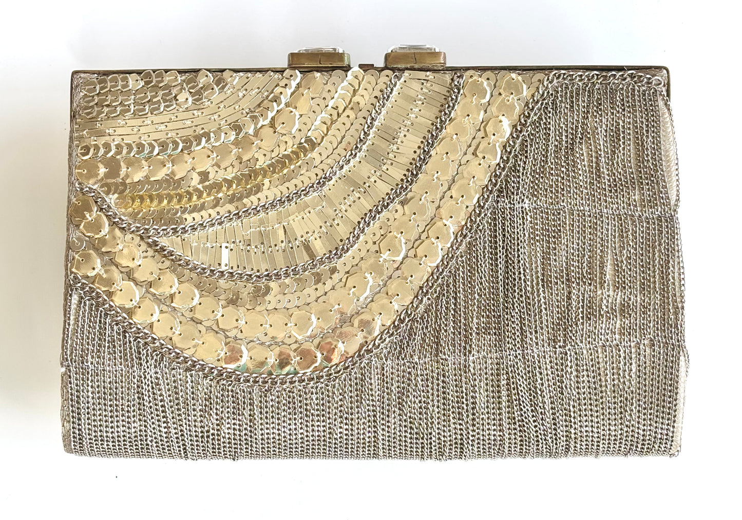 THE ARCHE CLUTCH
