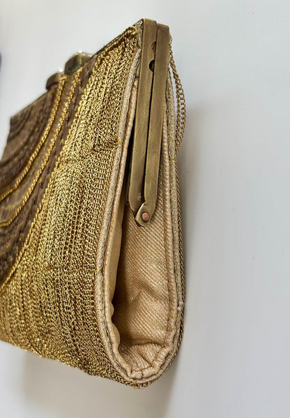 THE ARCHE CLUTCH
