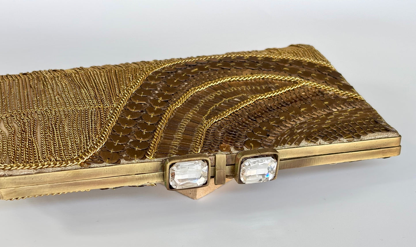 THE ARCHE CLUTCH