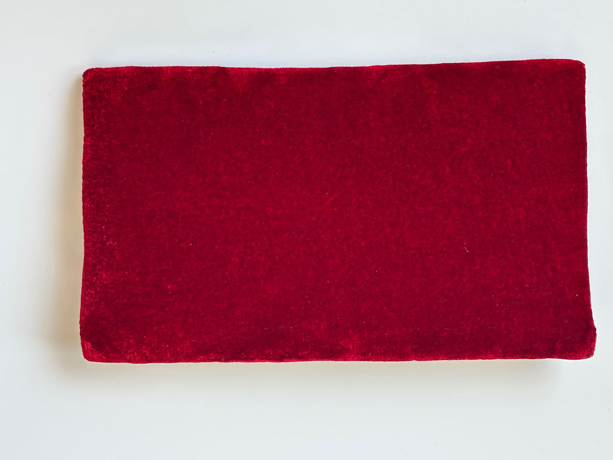 THE PARTERRE CLUTCH