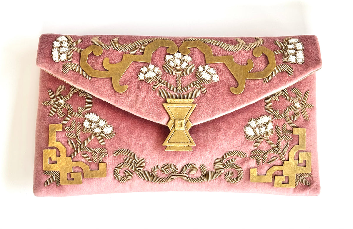 THE PARTERRE CLUTCH