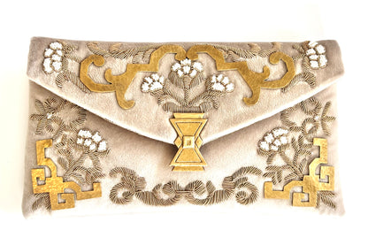 THE PARTERRE CLUTCH
