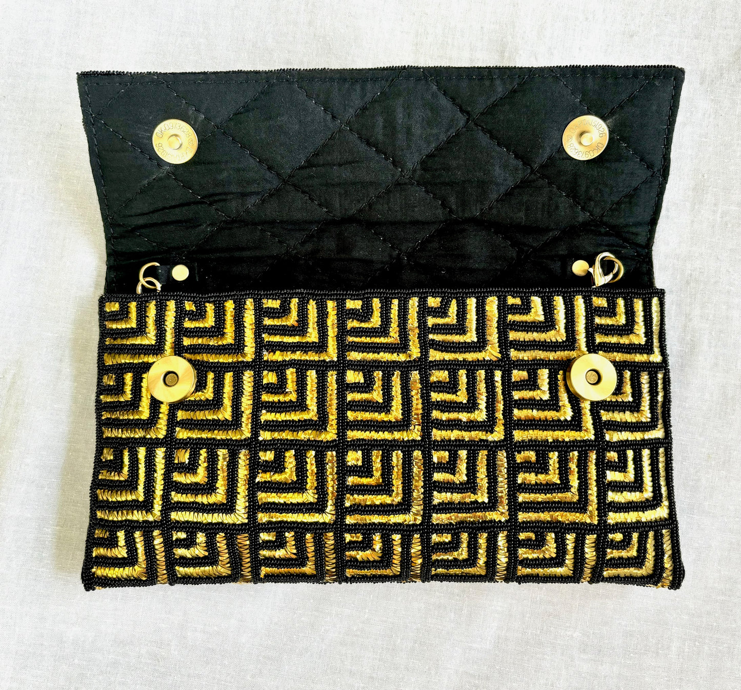 THE GLAMAZON CLUTCH
