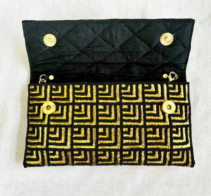 THE GLAMAZON CLUTCH