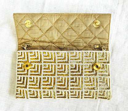 THE GLAMAZON CLUTCH