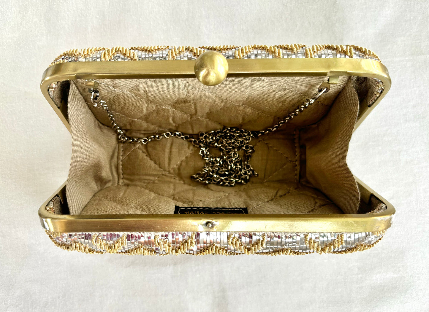 THE CHEVRON MINIAUDIERE