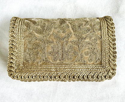 THE ROCOCO CLUTCH