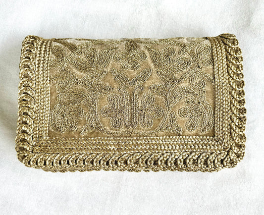 THE ROCOCO CLUTCH