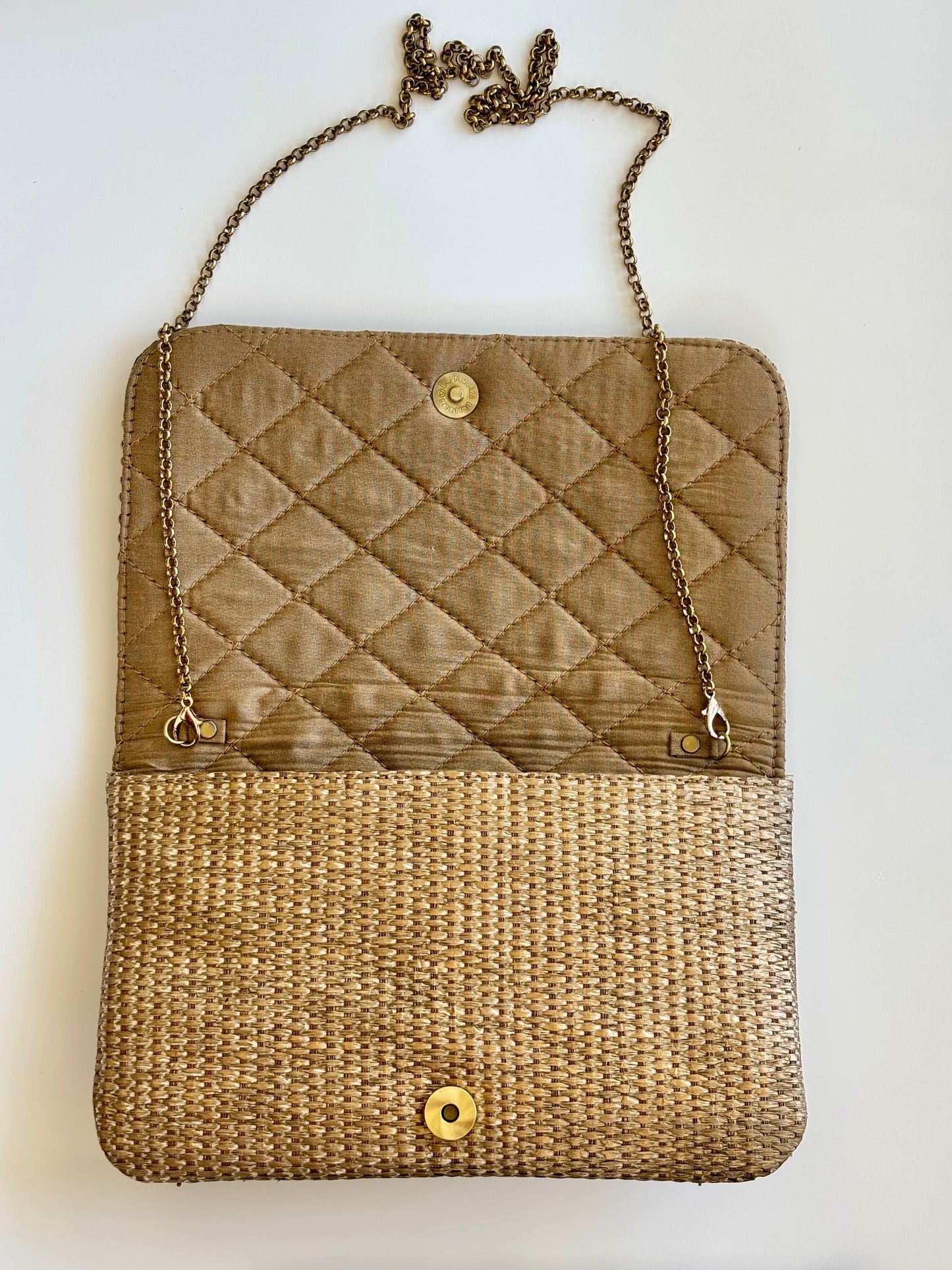 THE ENTRELLE CLUTCH