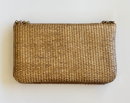 THE ENTRELLE CLUTCH