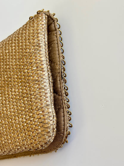 THE ENTRELLE CLUTCH