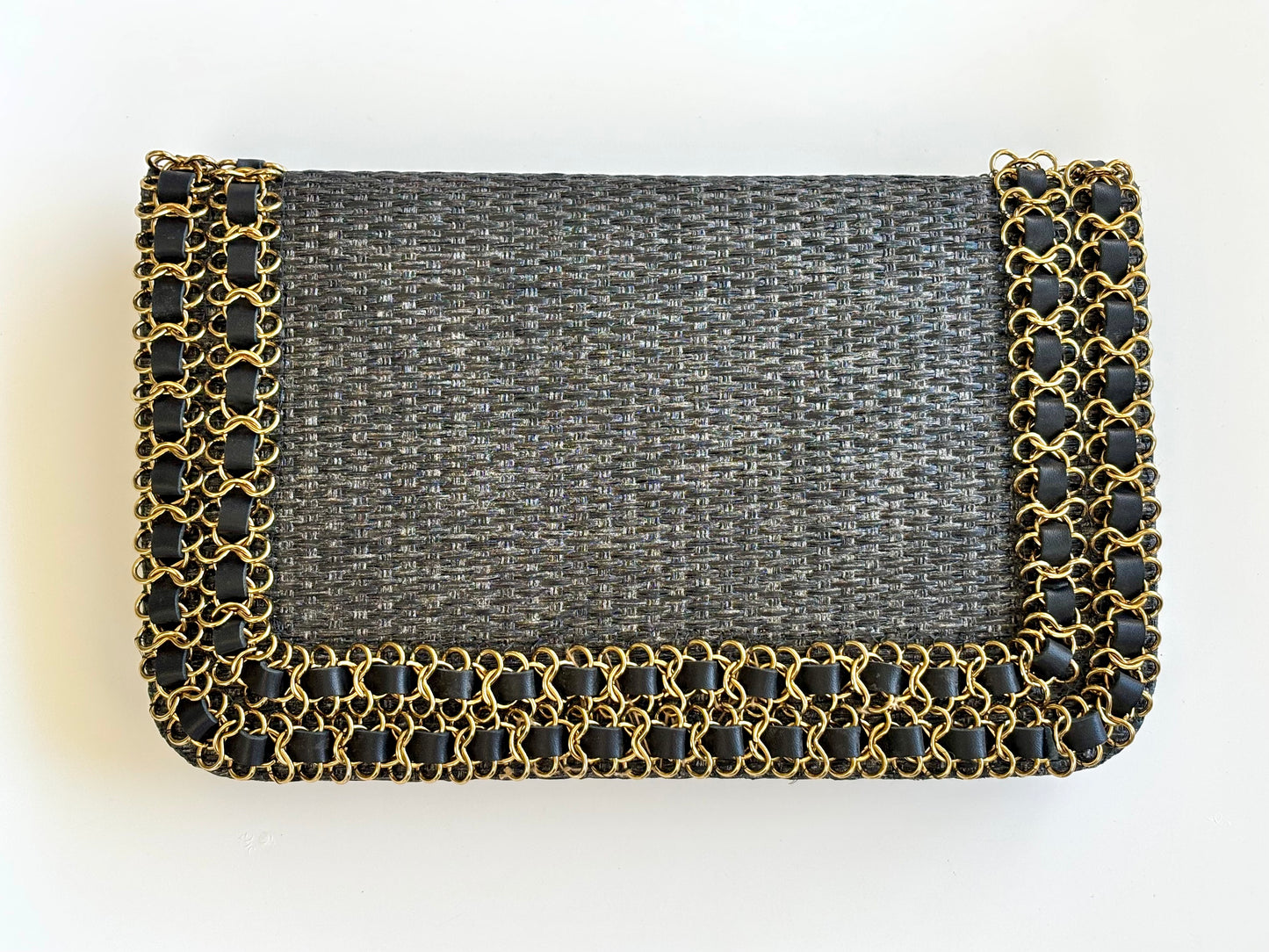 THE ENTRELLE CLUTCH