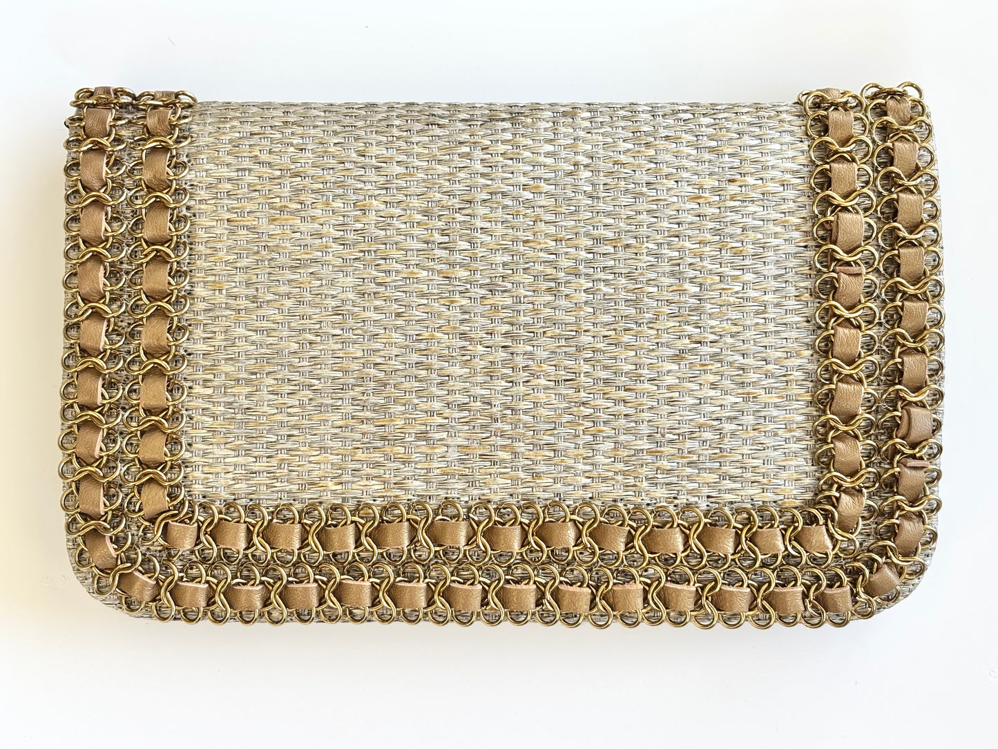 THE ENTRELLE CLUTCH