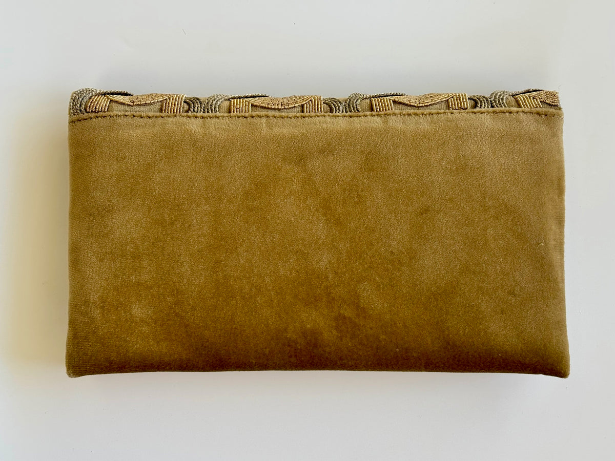 THE ASTORIA CLUTCH