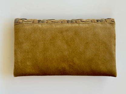 THE ASTORIA CLUTCH
