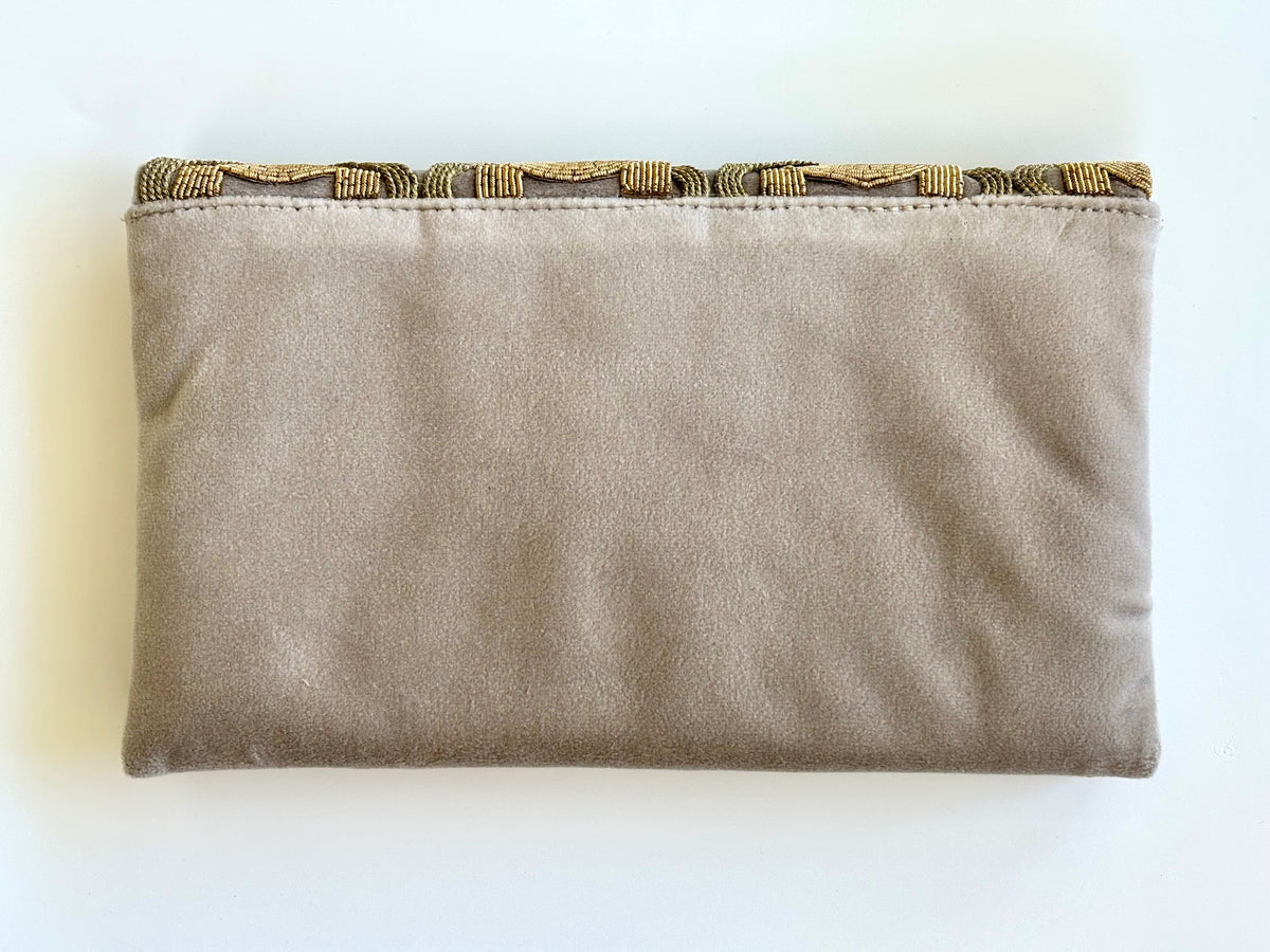 THE ASTORIA CLUTCH