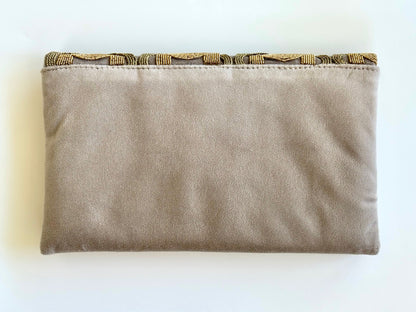 THE ASTORIA CLUTCH