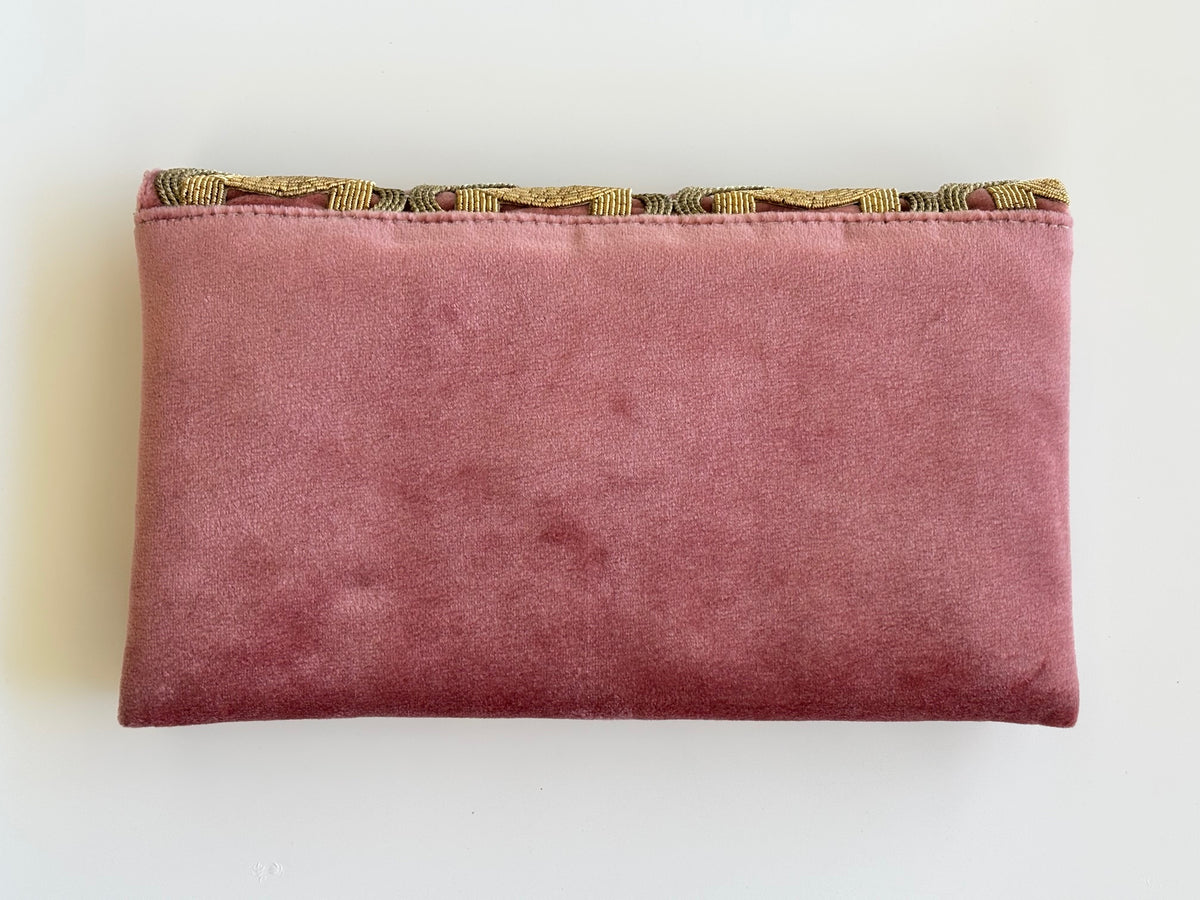 THE ASTORIA CLUTCH