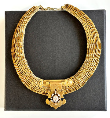 THE SALLI HASDI PENDANT NECKLACE