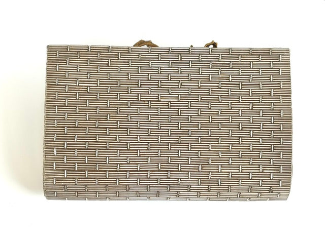 THE BRIQUE CLUTCH
