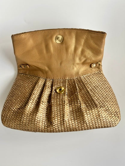 THE CAPRI CLUTCH