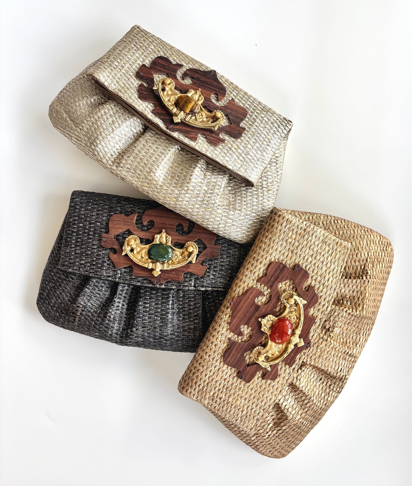 THE CAPRI CLUTCH