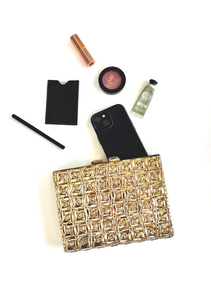 THE FACETTE CLUTCH