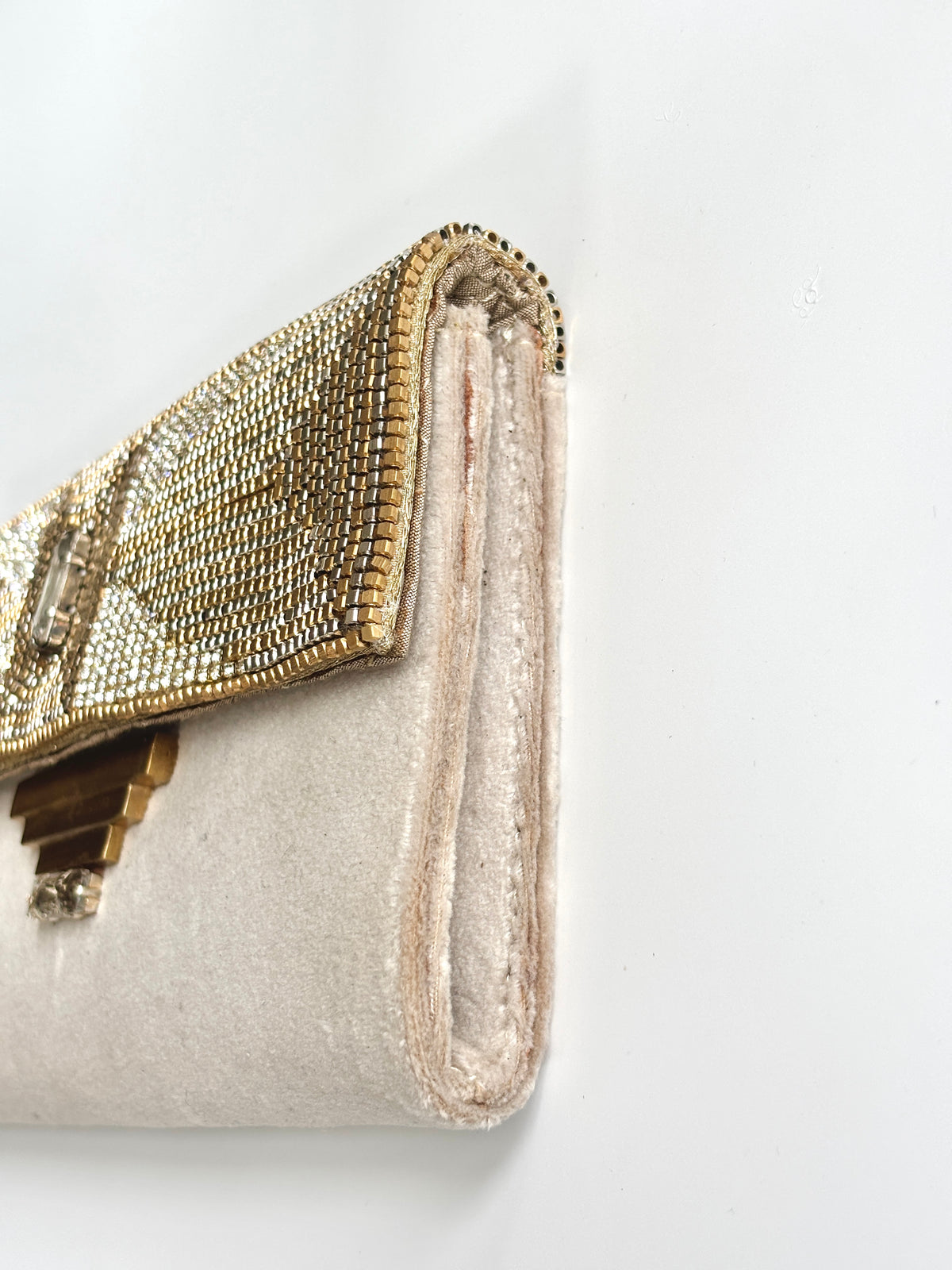 THE DECO TEMPLE CLUTCH