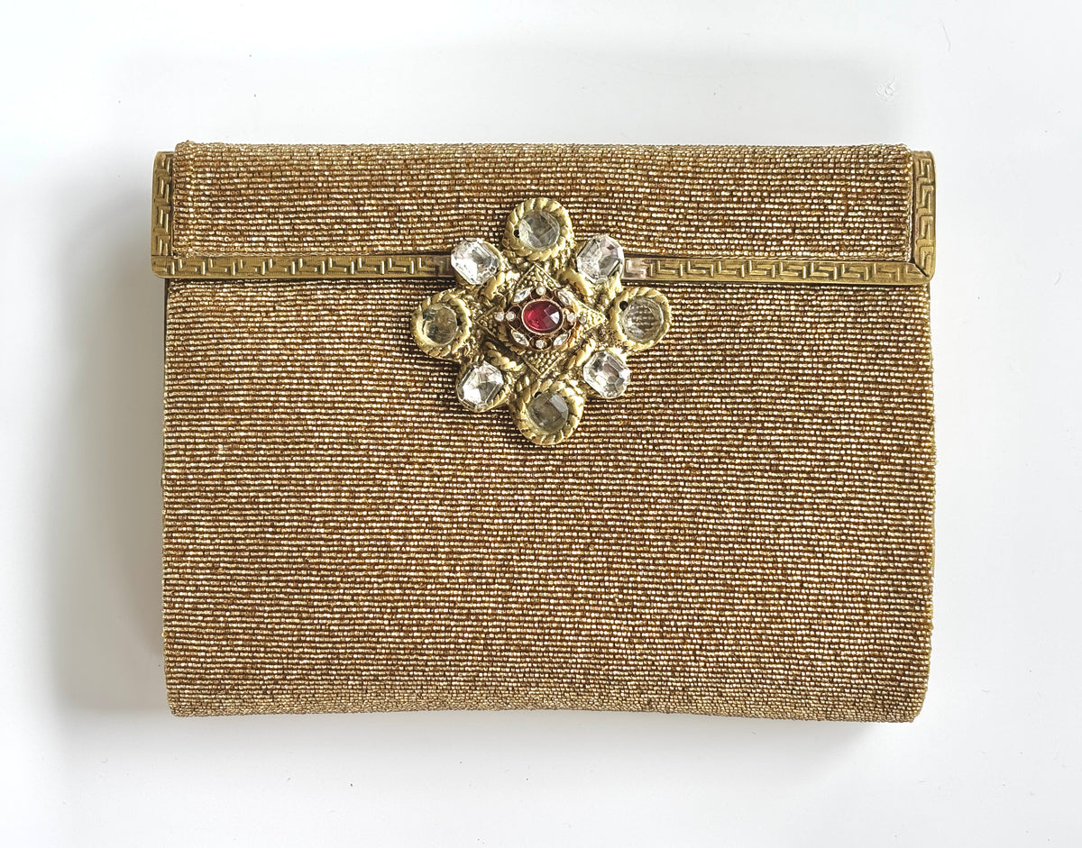 THE AUREA CLUTCH