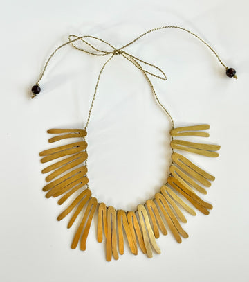 THE 'V' NECKLACE