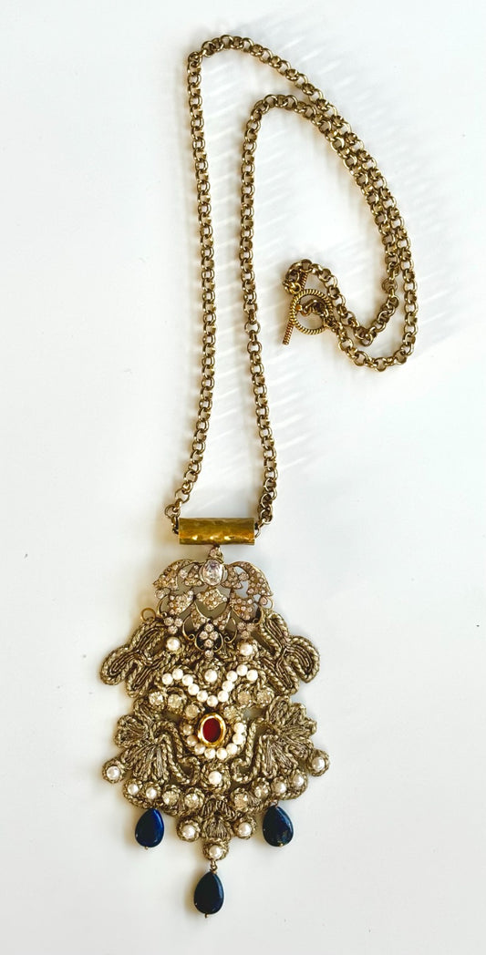 THE 'K' PENDENT NECKLACE
