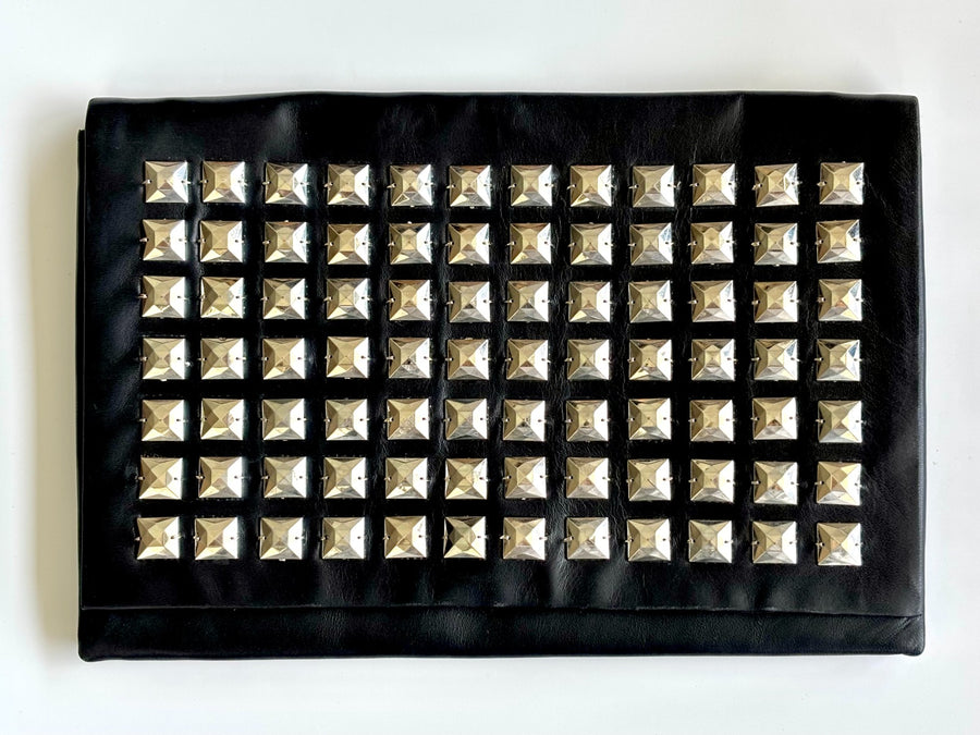 THE EFRRARA CLUTCH