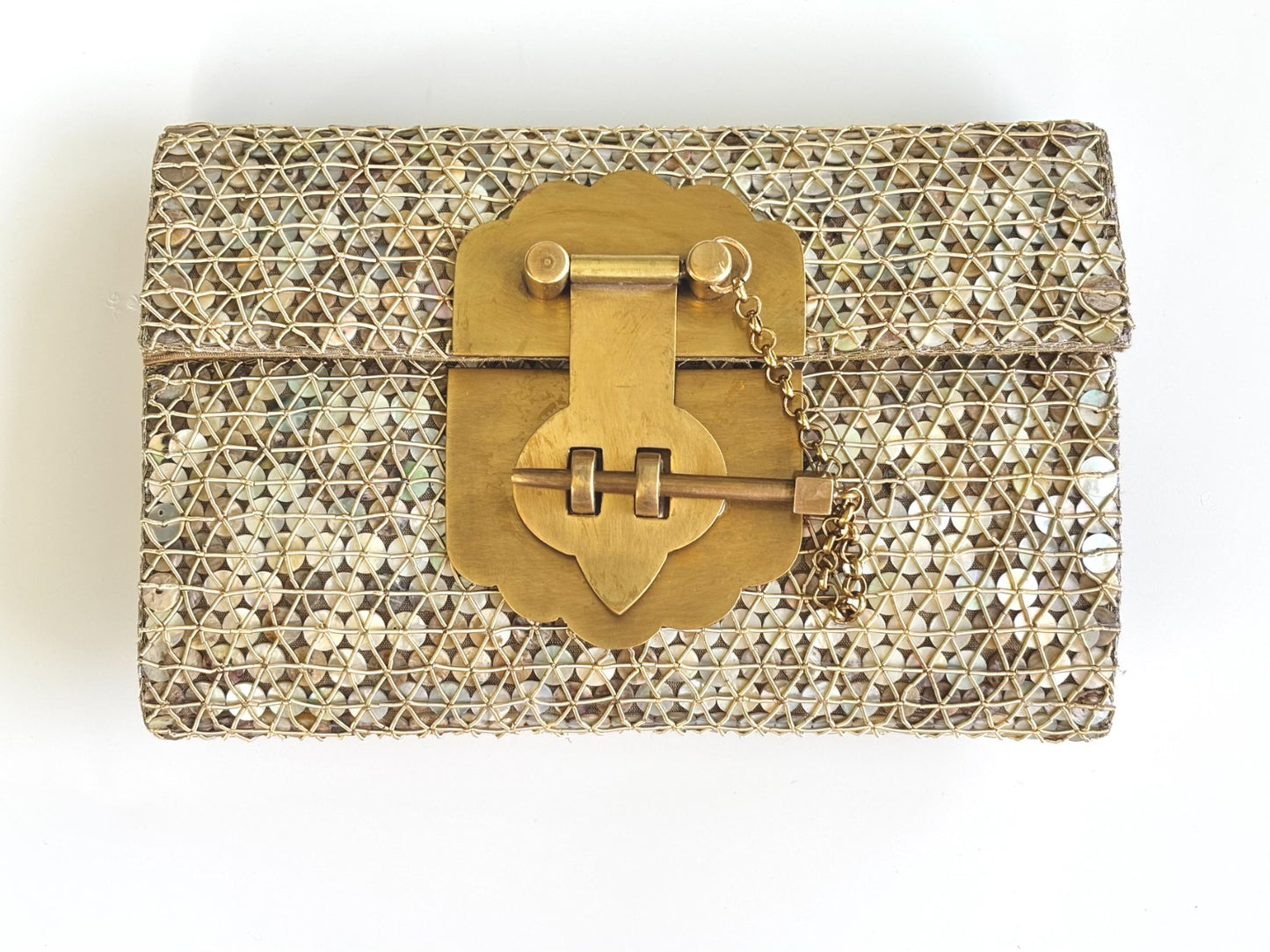 THE ECLAT CLUTCH