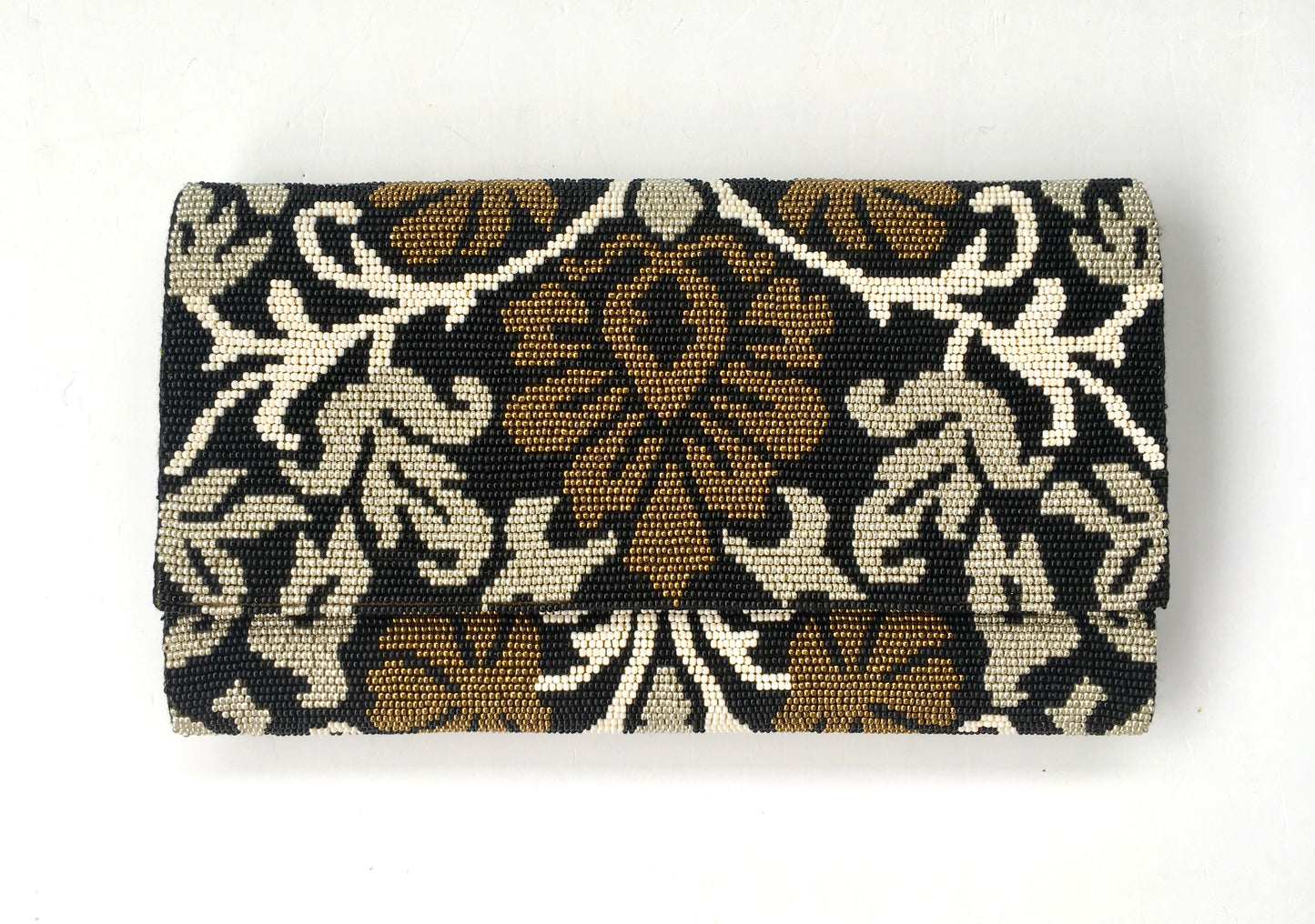 THE BELLA CLUTCH