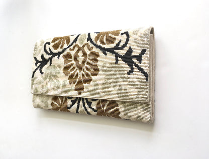 THE BELLA CLUTCH