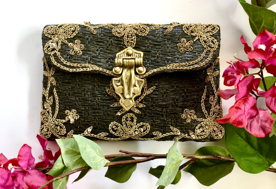 THE AMELIE SPRING CLUTCH