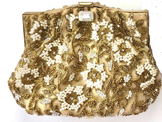 THE FLORAL POUCH